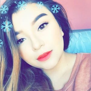 Meet your Posher, Elena